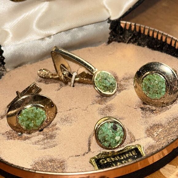 Vintage new in box STACY genuine jade & gold set of cuff links & two tie tacks - Picture 2 of 7